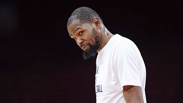 Phoenix Suns forward Kevin Durant during pregame warmups.